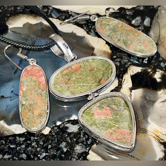 Unakite Jasper Pendant & Earrings Set - Picture 9 of 15
